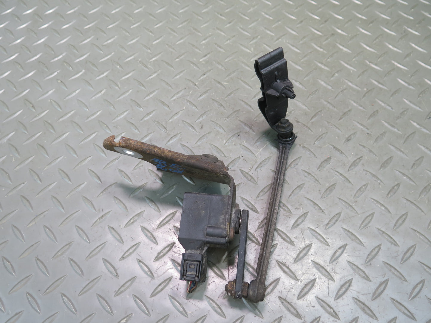 1997-2004 Porsche Boxster 986 Rear Suspension Height Level Sensor 99663112100