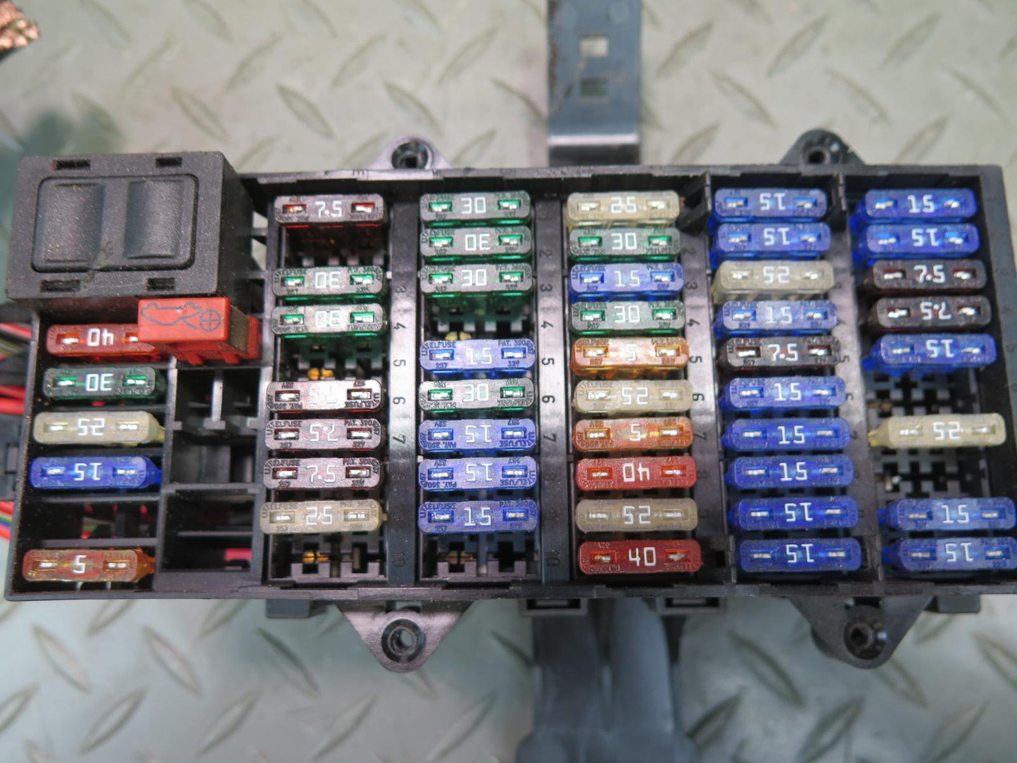 2000-2004 Porsche Boxster 986 Fuse Relay Junction Box Module Unit