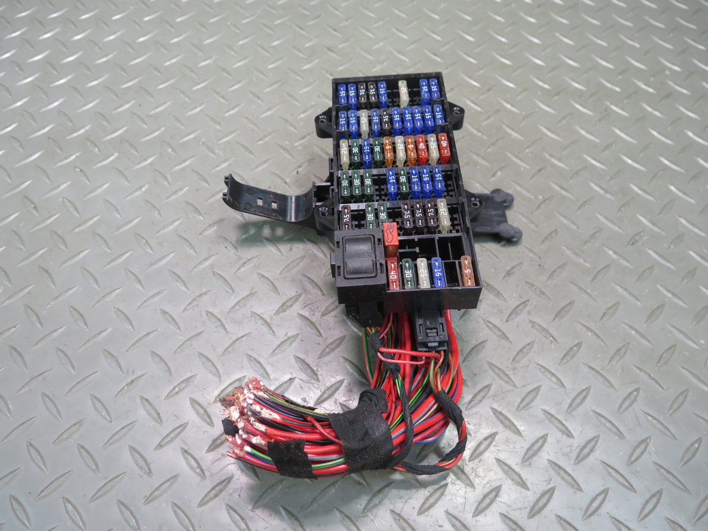 2000-2004 Porsche Boxster 986 Fuse Relay Junction Box Module Unit