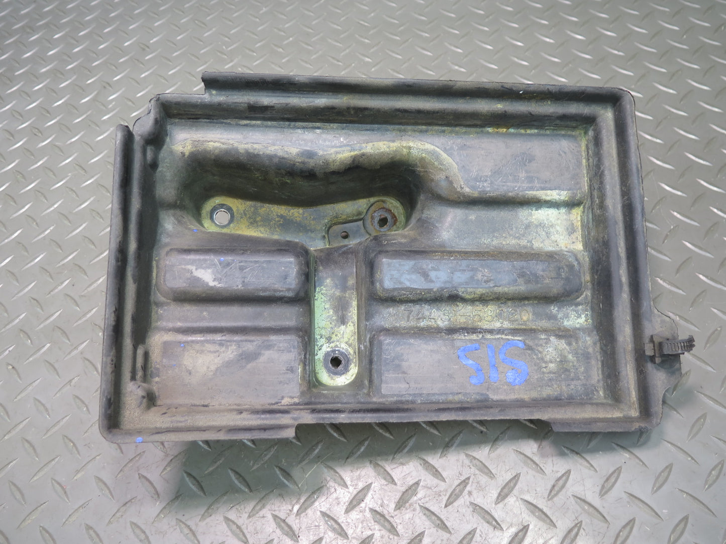 01-05 Lexus JCE10L IS300 Battery Tray Holder Bracket Set OEM