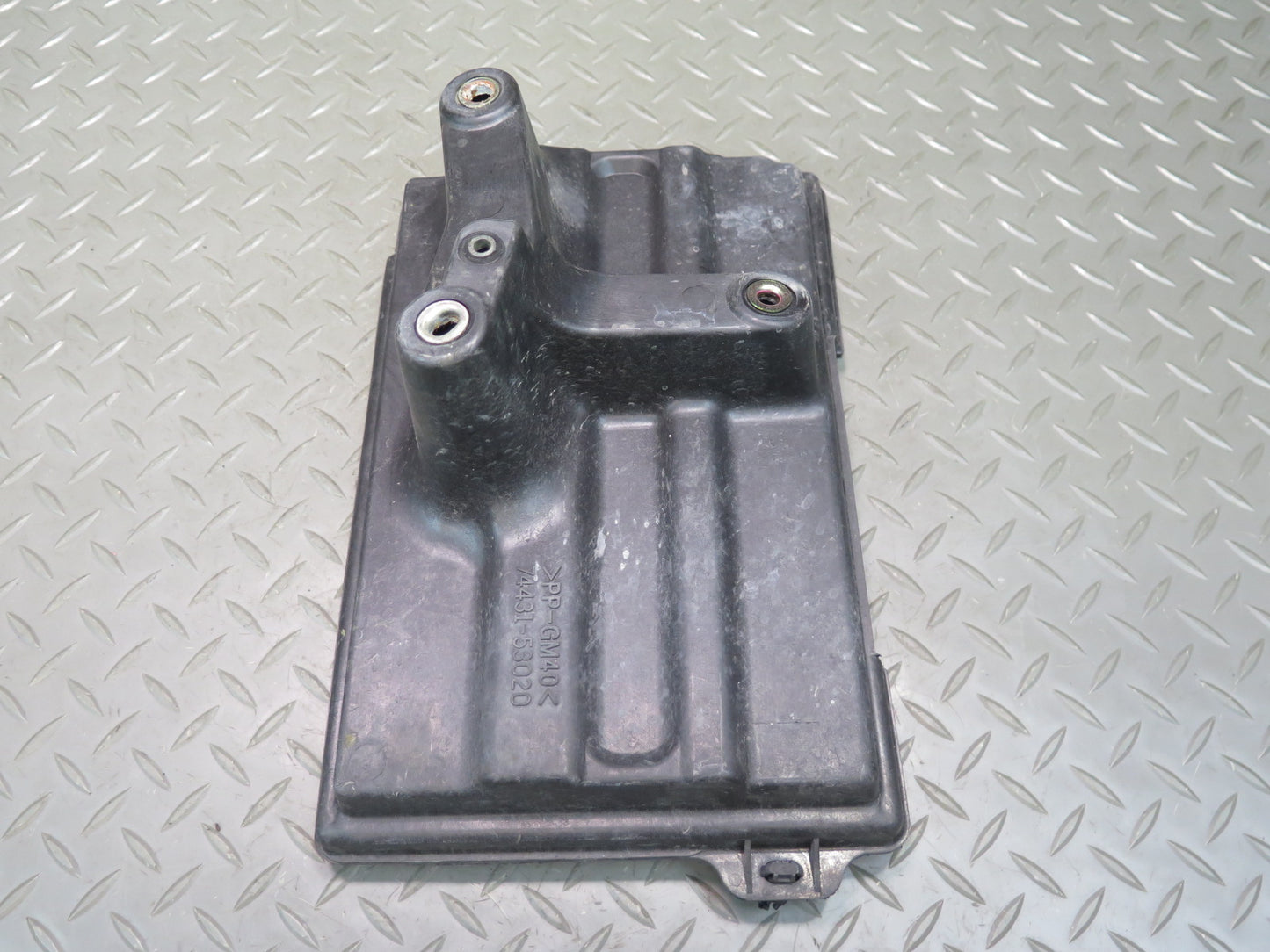 01-05 Lexus JCE10L IS300 Battery Tray Holder Bracket Set OEM