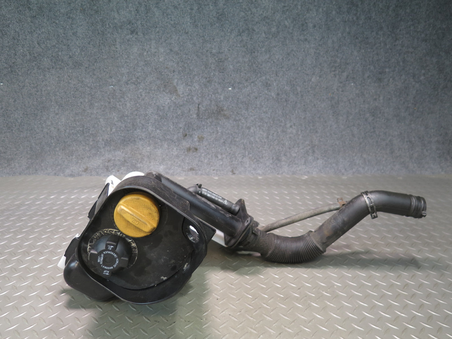 2000-2004 Porsche Boxster 986 Radiator Overflow Expansion Fluid Tank Reservoir