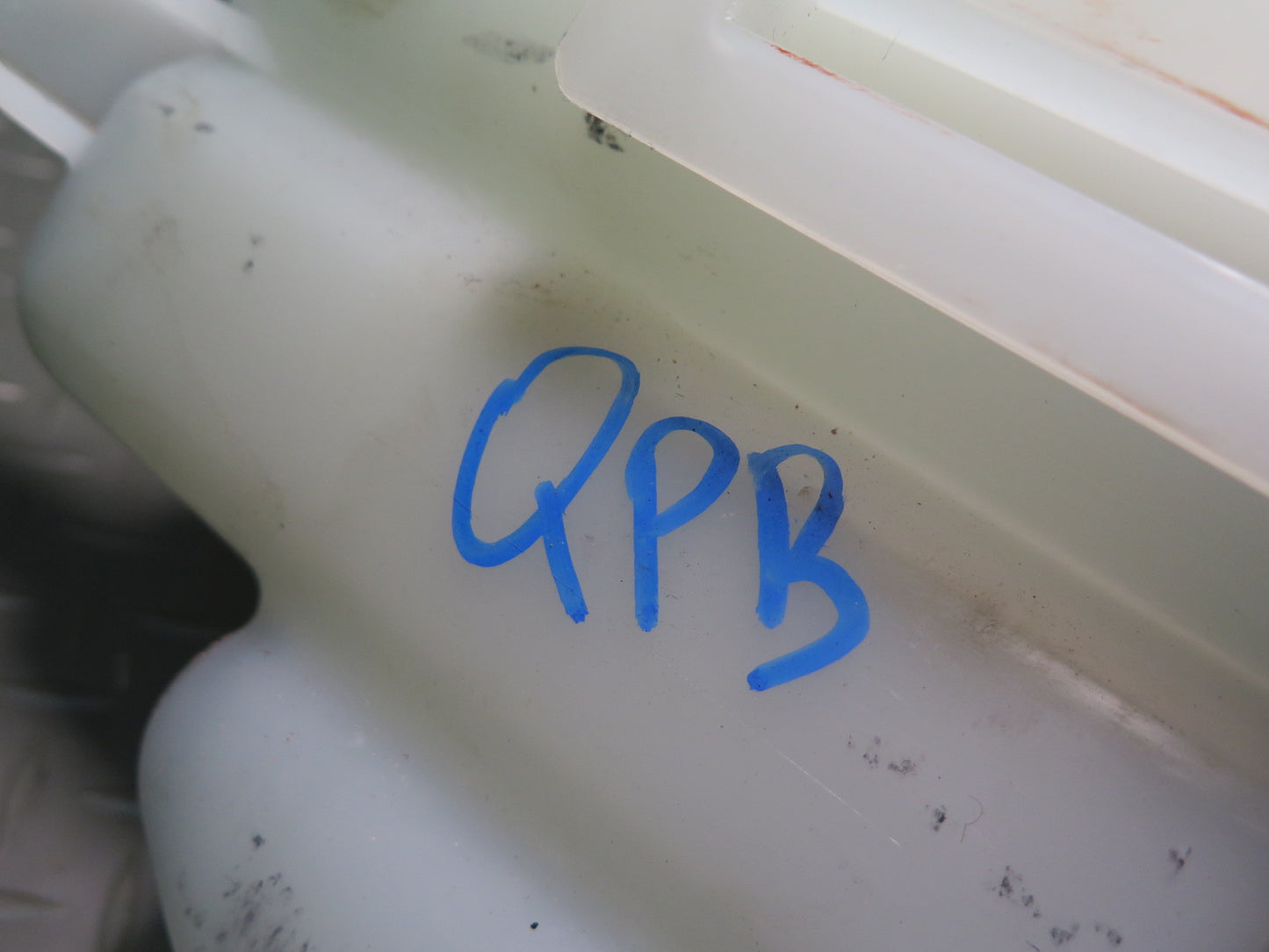 2000-2004 Porsche Boxster 986 Radiator Overflow Expansion Fluid Tank Reservoir