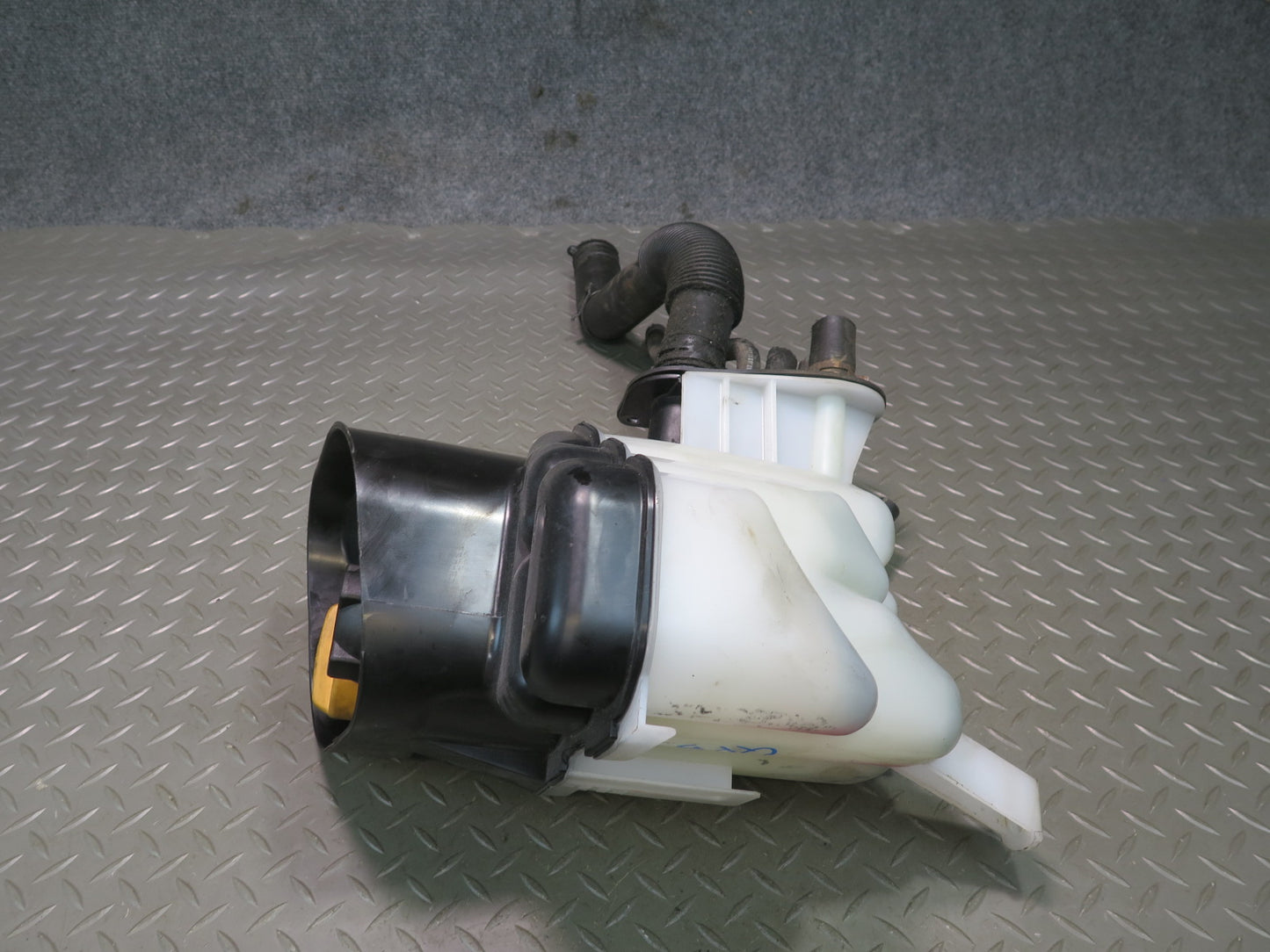 2000-2004 Porsche Boxster 986 Radiator Overflow Expansion Fluid Tank Reservoir