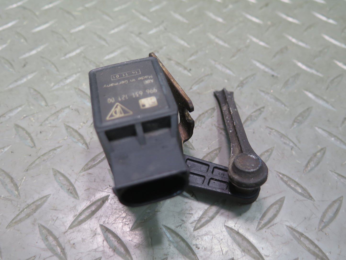 1997-2004 Porsche Boxster 986 Rear Suspension Height Level Sensor 99663112100