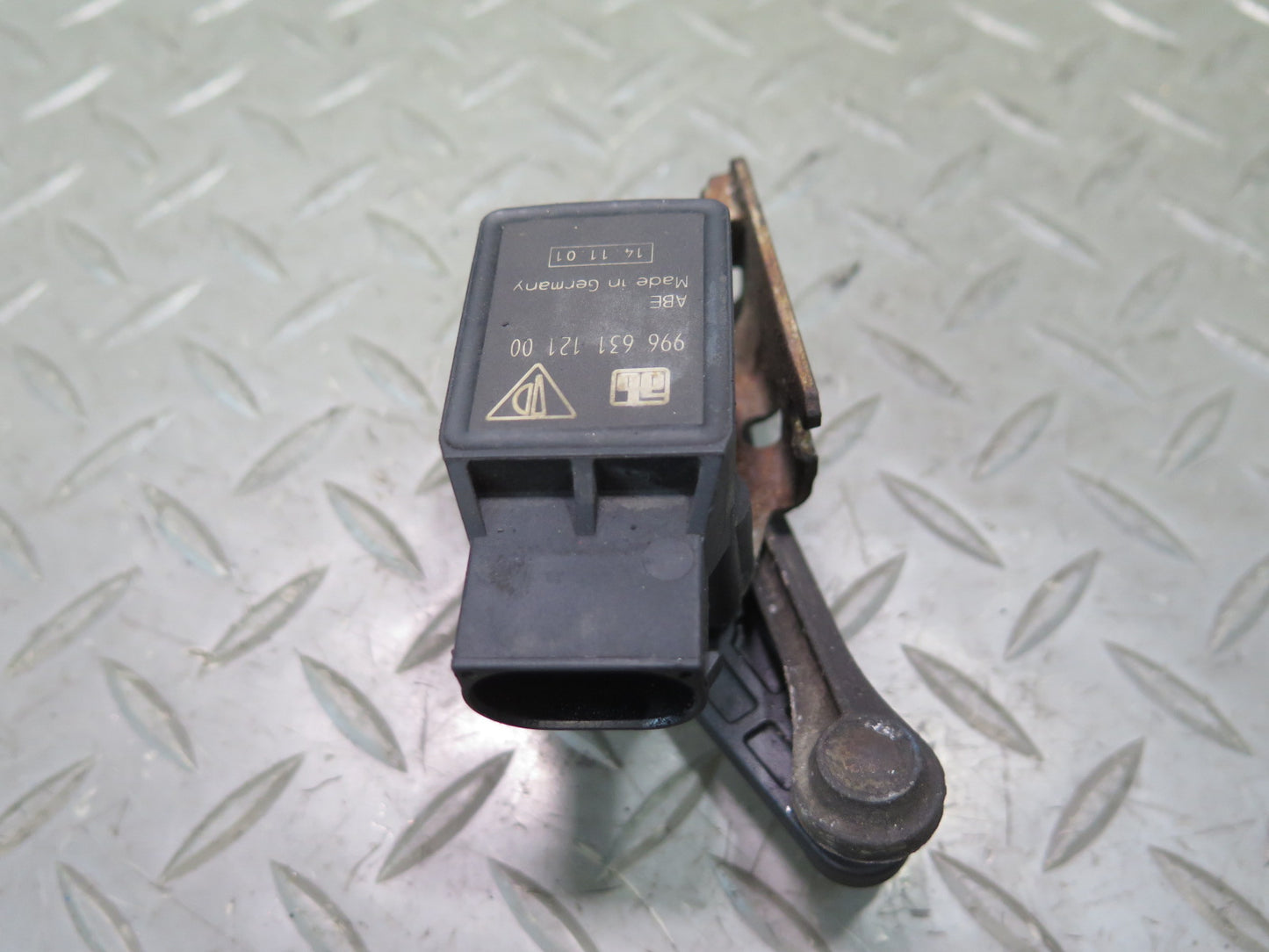 1997-2004 Porsche Boxster 986 Rear Suspension Height Level Sensor 99663112100
