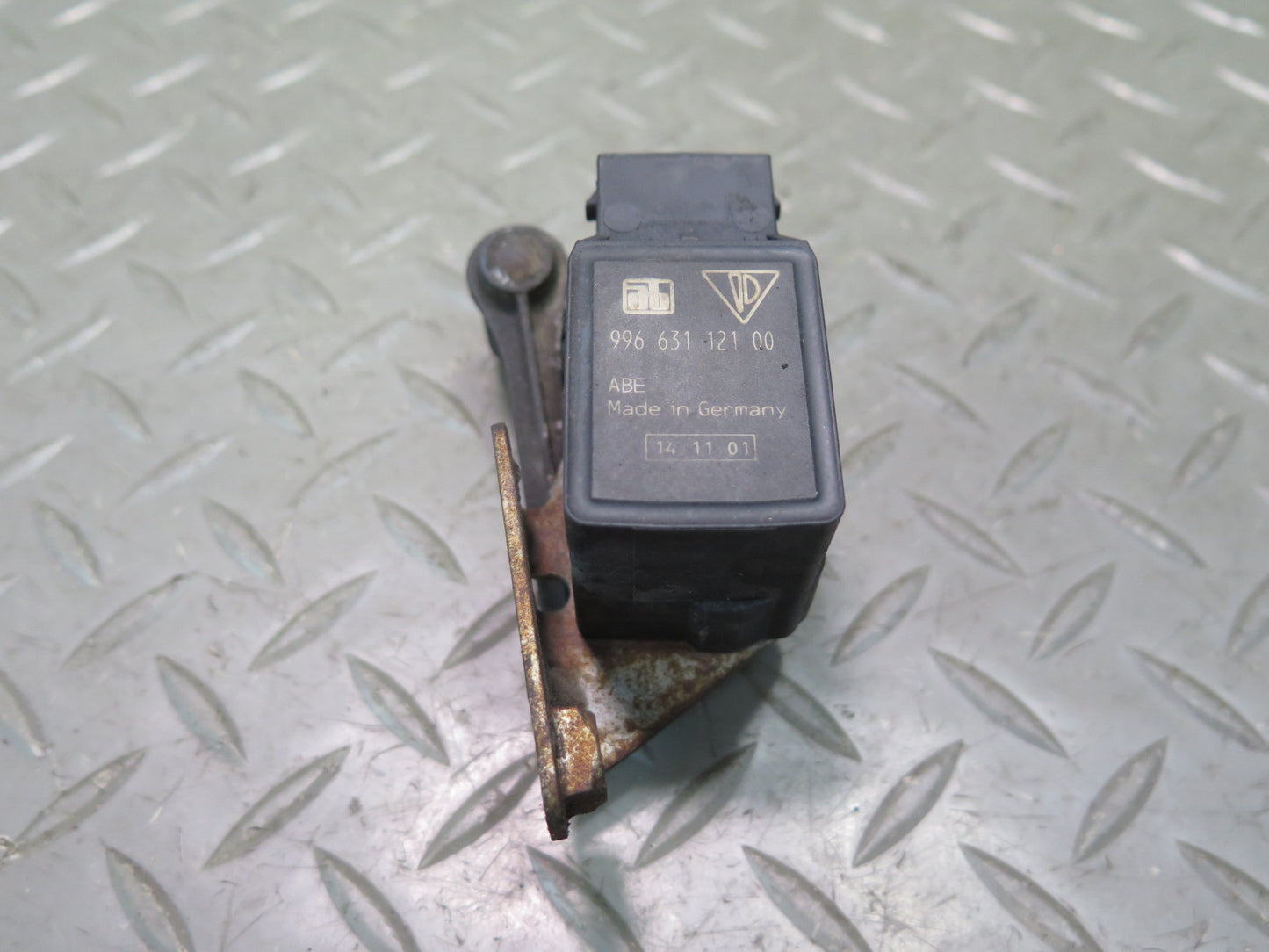 1997-2004 Porsche Boxster 986 Rear Suspension Height Level Sensor 99663112100
