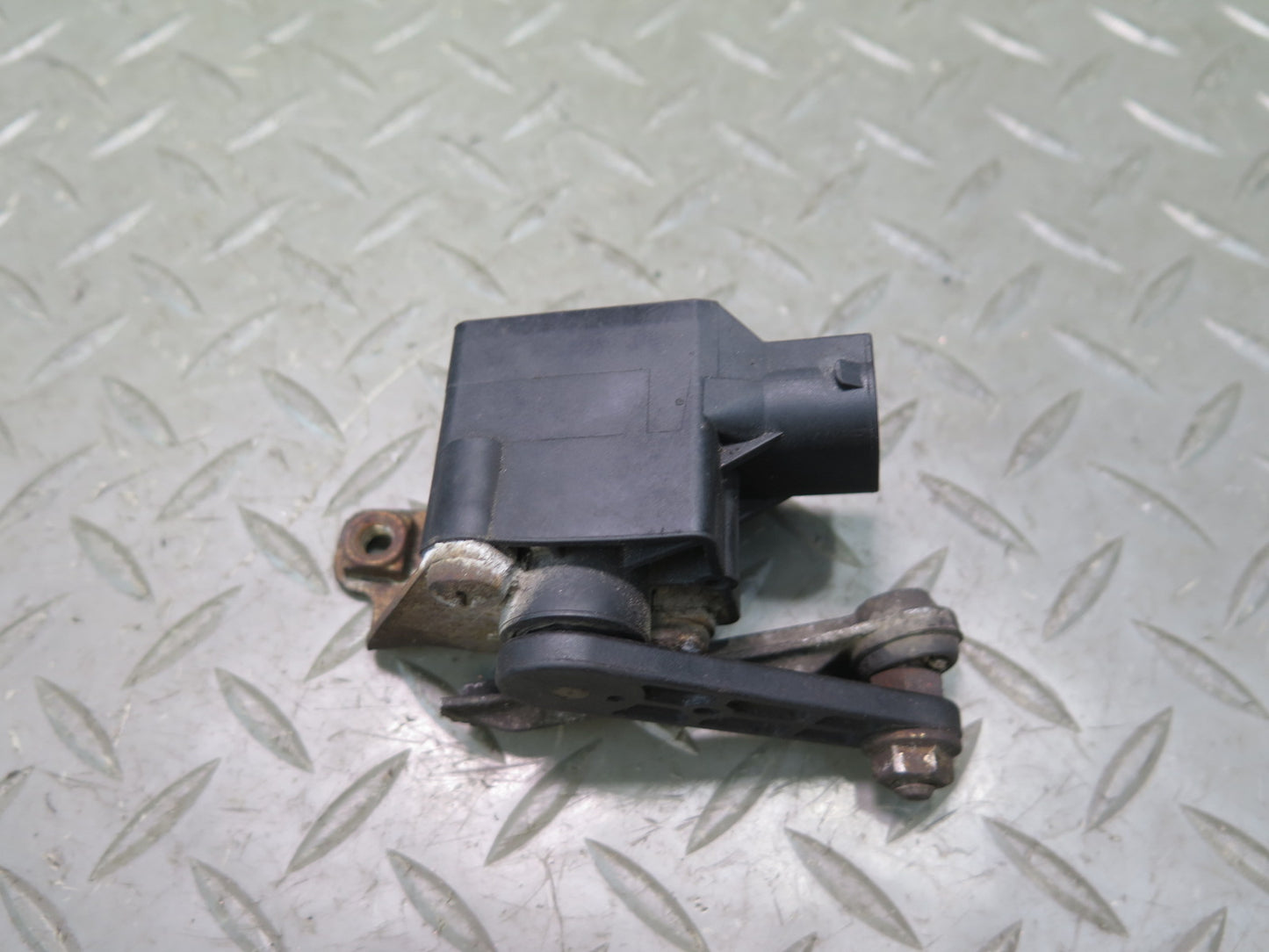 1997-2004 Porsche Boxster 986 Rear Suspension Height Level Sensor 99663112100