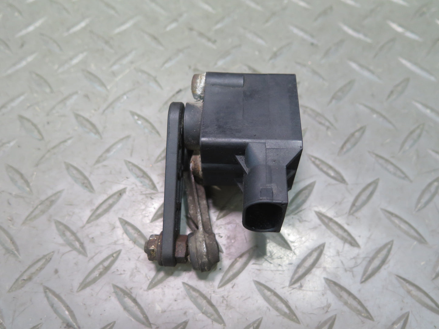 1997-2004 Porsche Boxster 986 Rear Suspension Height Level Sensor 99663112100