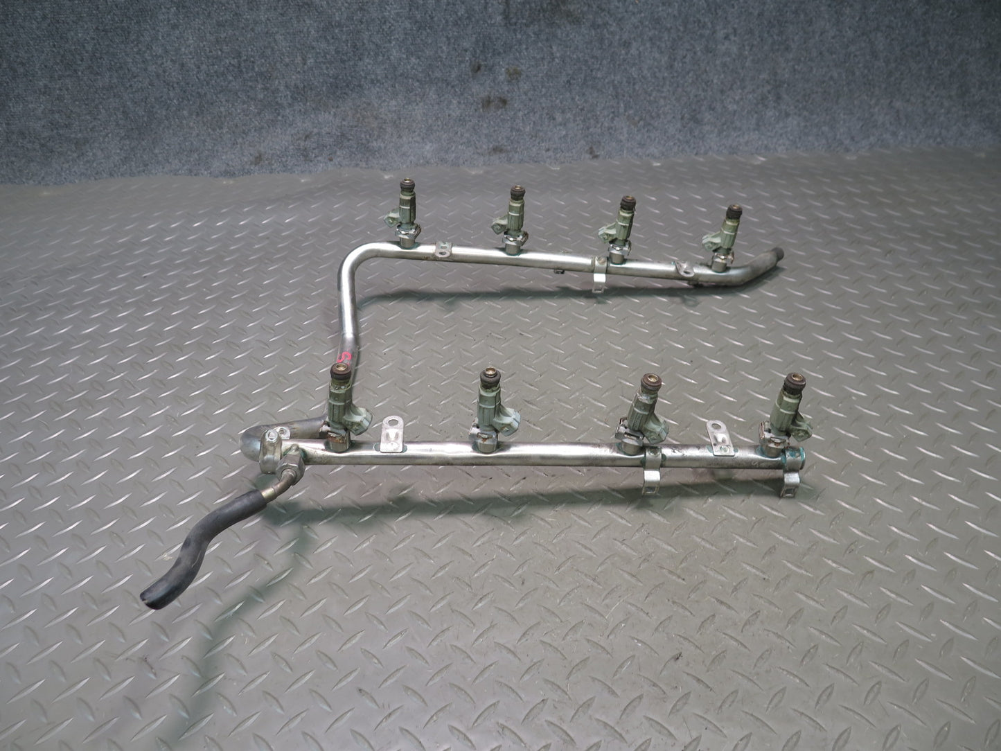 99-02 Mercedes R129 SL500 M113.961 Engine Fuel Rail w Injectors & Hose Assy OEM