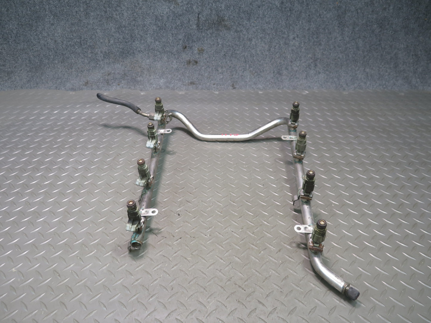 99-02 Mercedes R129 SL500 M113.961 Engine Fuel Rail w Injectors & Hose Assy OEM