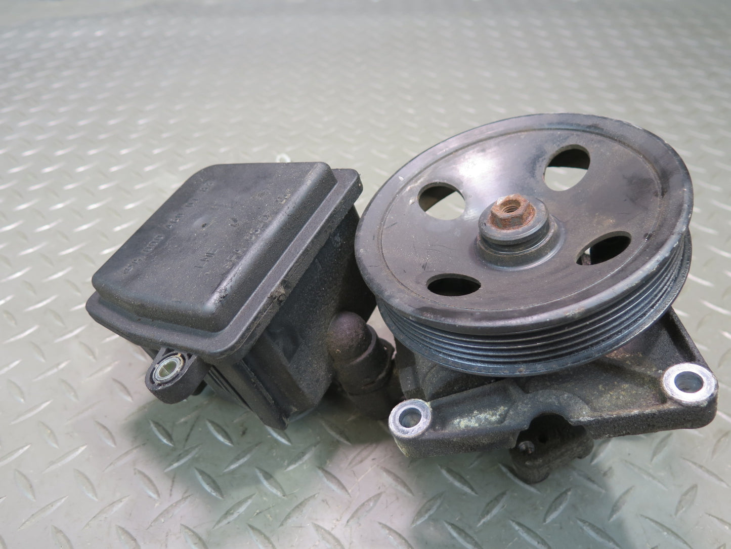 99-02 Mercedes R129 SL500 Hydraulic Power Steering Pump w Reservoir Assy OEM