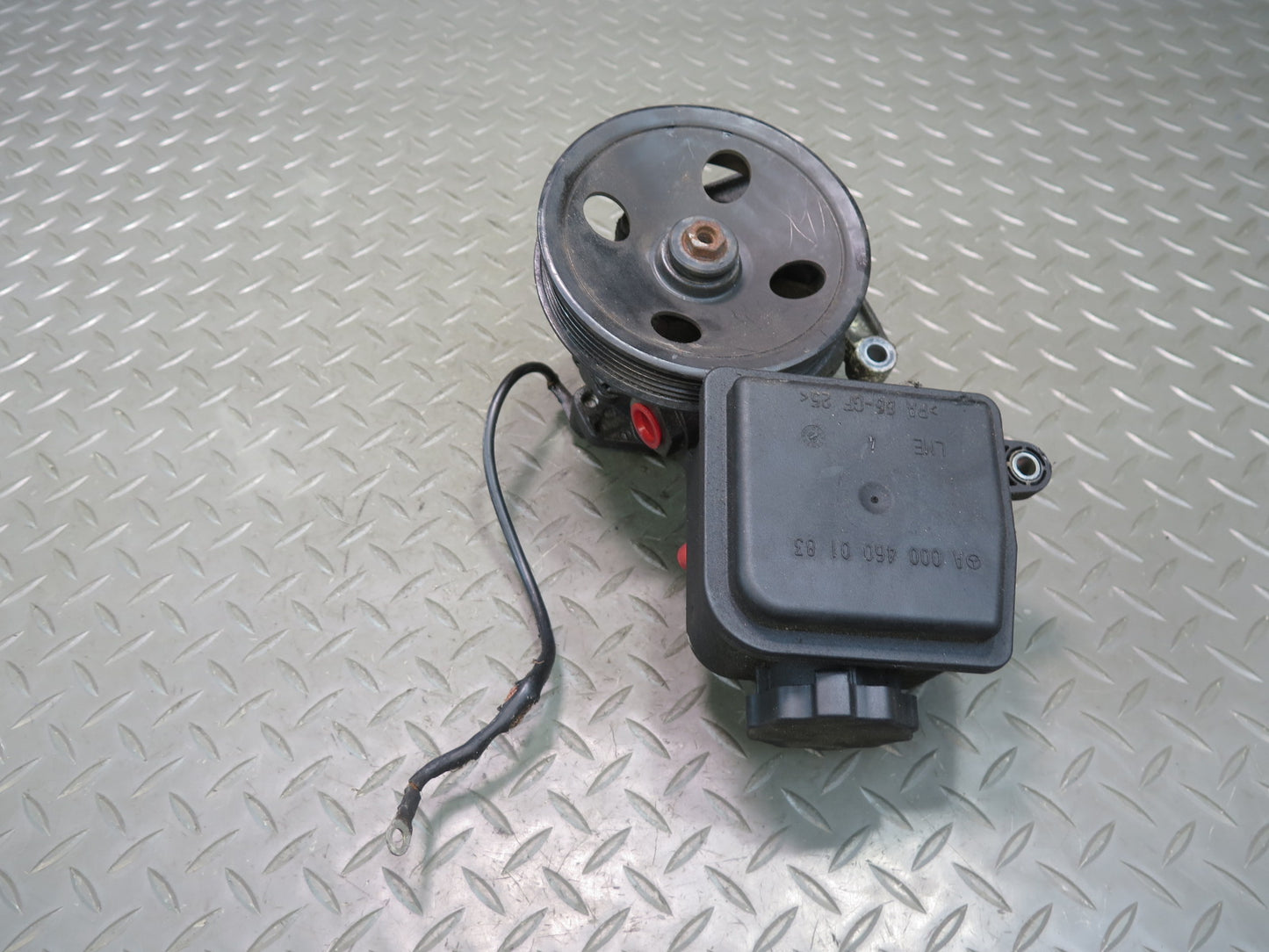 99-02 Mercedes R129 SL500 Hydraulic Power Steering Pump w Reservoir Assy OEM