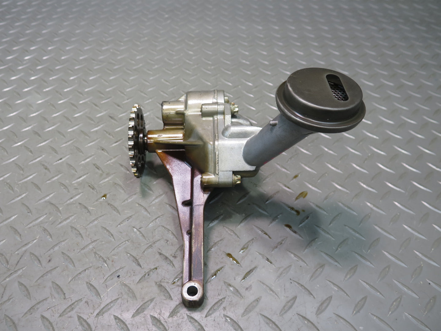 99-02 Mercedes R129 SL500 M113.961 Engine Motor Oil Pump w Pickup Tube OEM