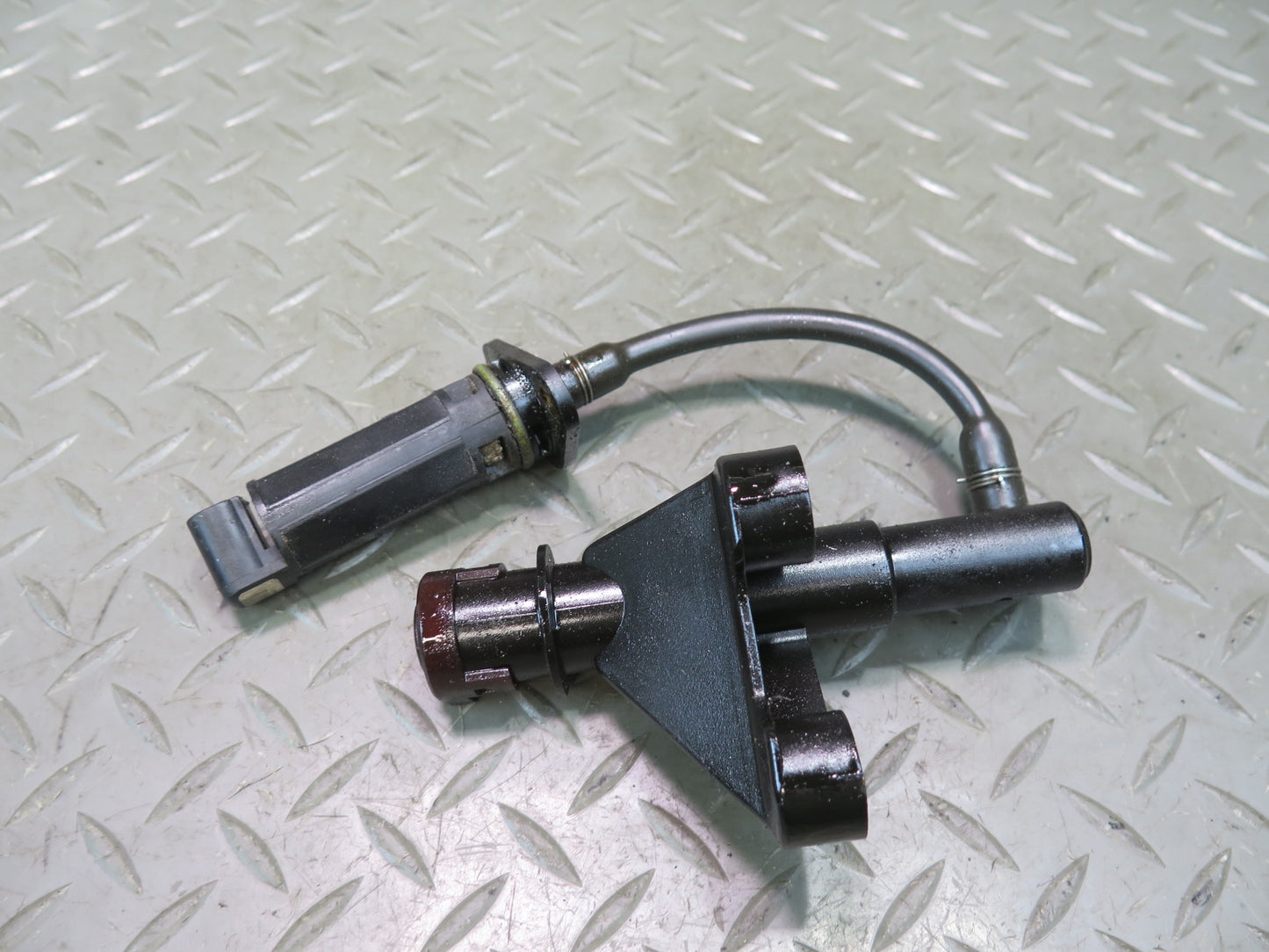 99-02 Mercedes R129 SL500 M113.961 Engine Oil Level Sensor 0041535328 OEM