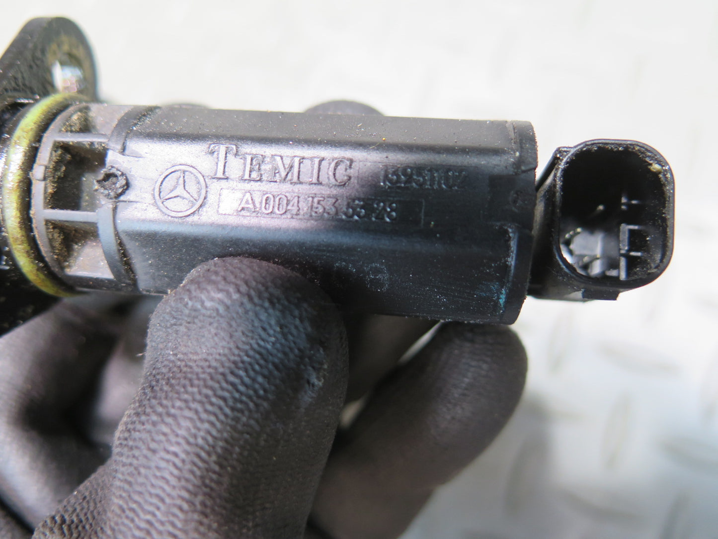 99-02 Mercedes R129 SL500 M113.961 Engine Oil Level Sensor 0041535328 OEM