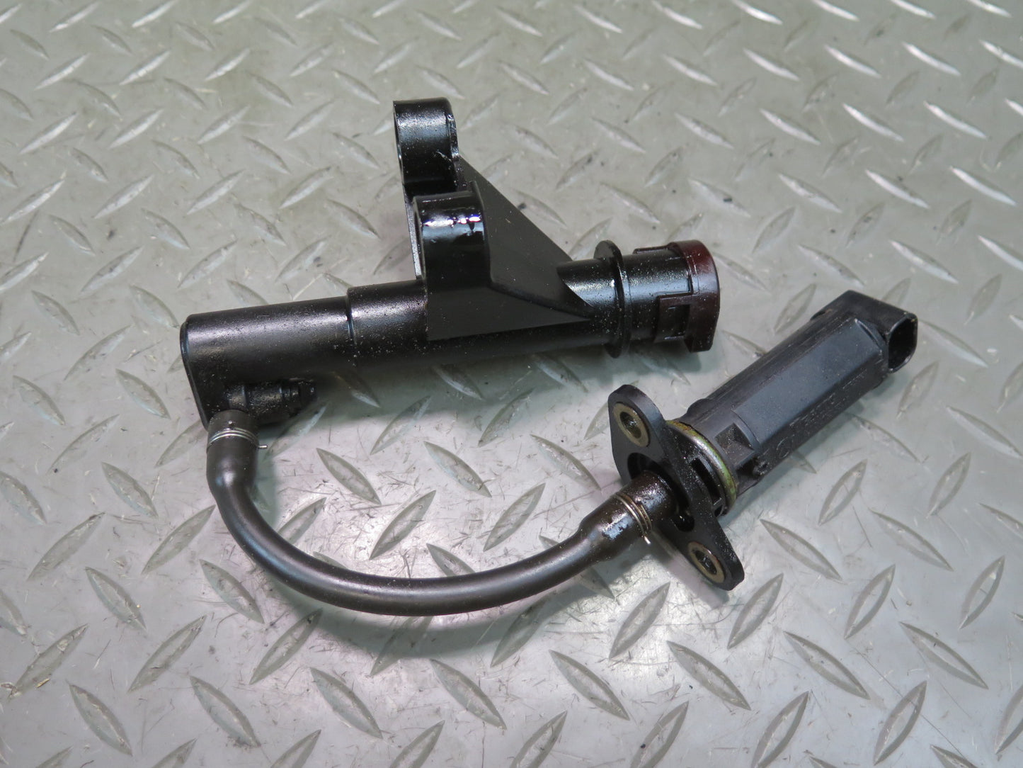 99-02 Mercedes R129 SL500 M113.961 Engine Oil Level Sensor 0041535328 OEM