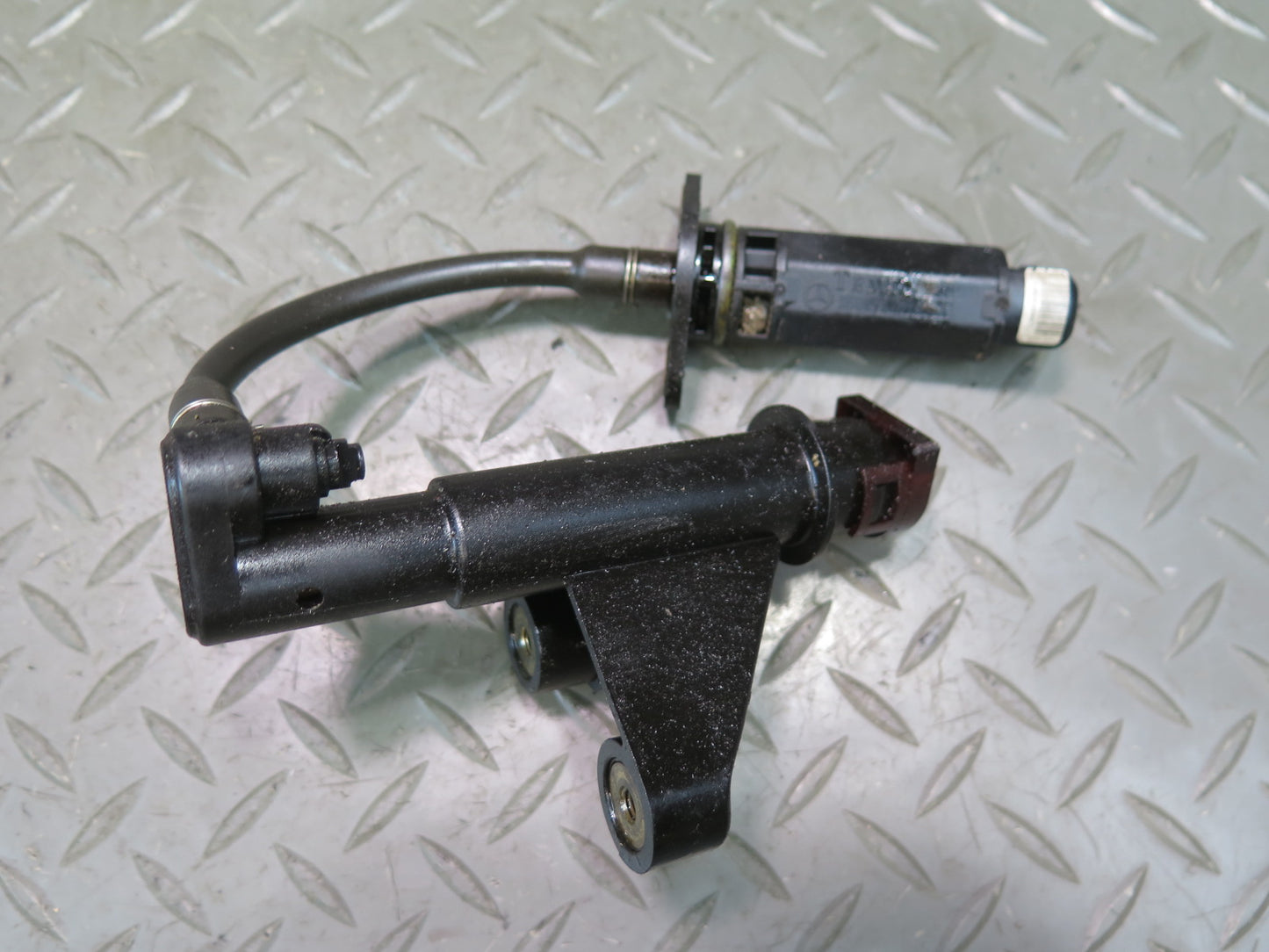 99-02 Mercedes R129 SL500 M113.961 Engine Oil Level Sensor 0041535328 OEM