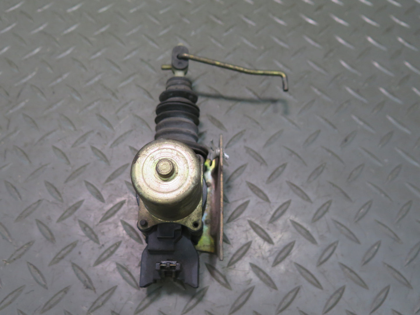 84-93 Chevrolet Corvette C4 Right Door Central Lock Actuator Motor OEM