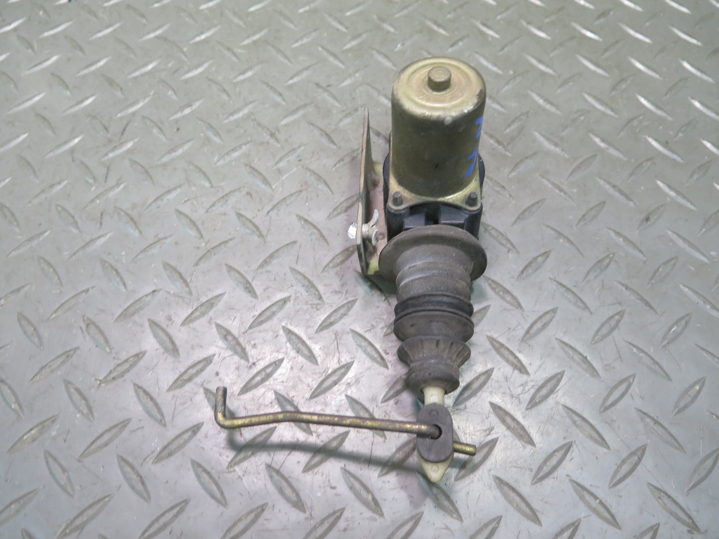 84-93 Chevrolet Corvette C4 Right Door Central Lock Actuator Motor OEM
