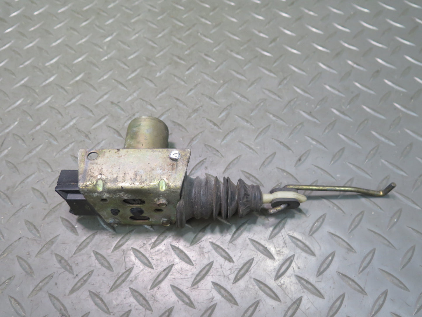 84-93 Chevrolet Corvette C4 Right Door Central Lock Actuator Motor OEM