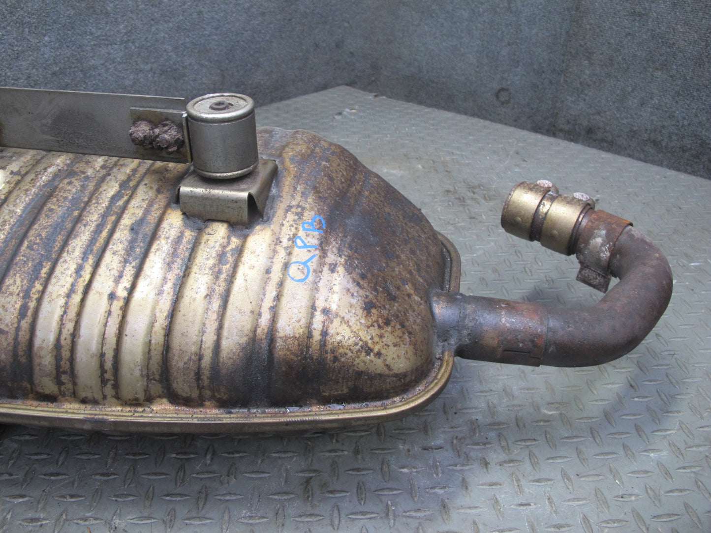 2000-2002 Porsche Boxster S 986 3.2L Rear Exhaust Muffler w Tips 99611114105