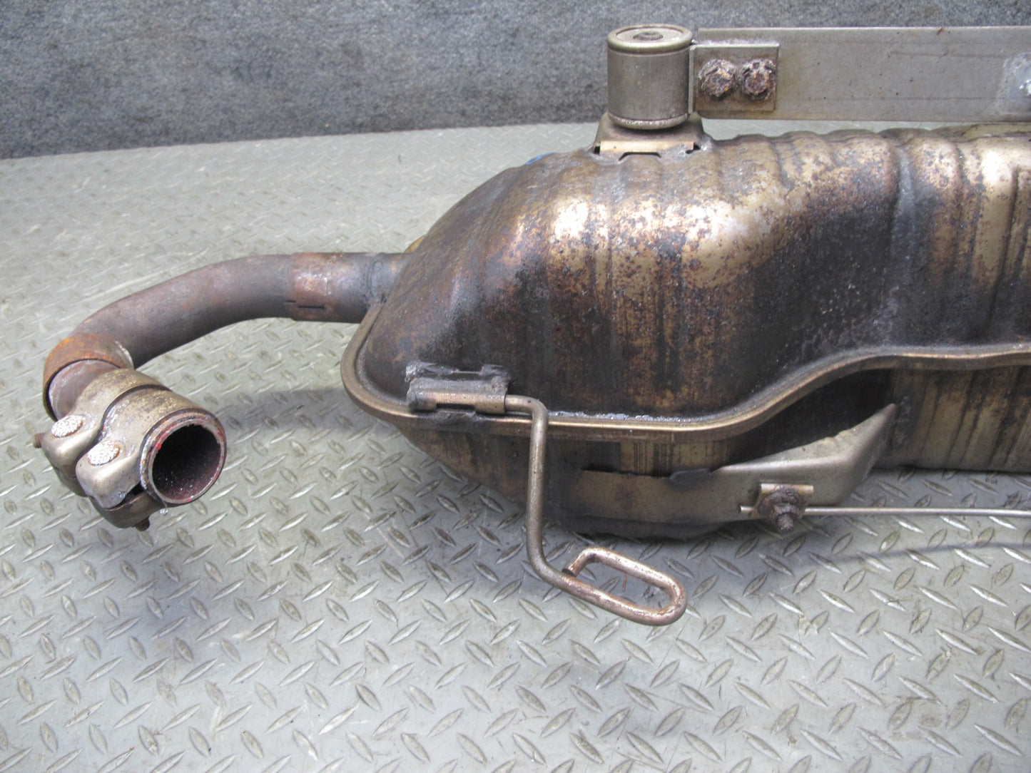 2000-2002 Porsche Boxster S 986 3.2L Rear Exhaust Muffler w Tips 99611114105
