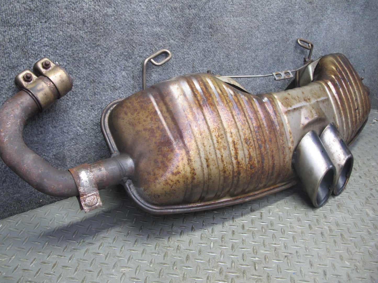 2000-2002 Porsche Boxster S 986 3.2L Rear Exhaust Muffler w Tips 99611114105