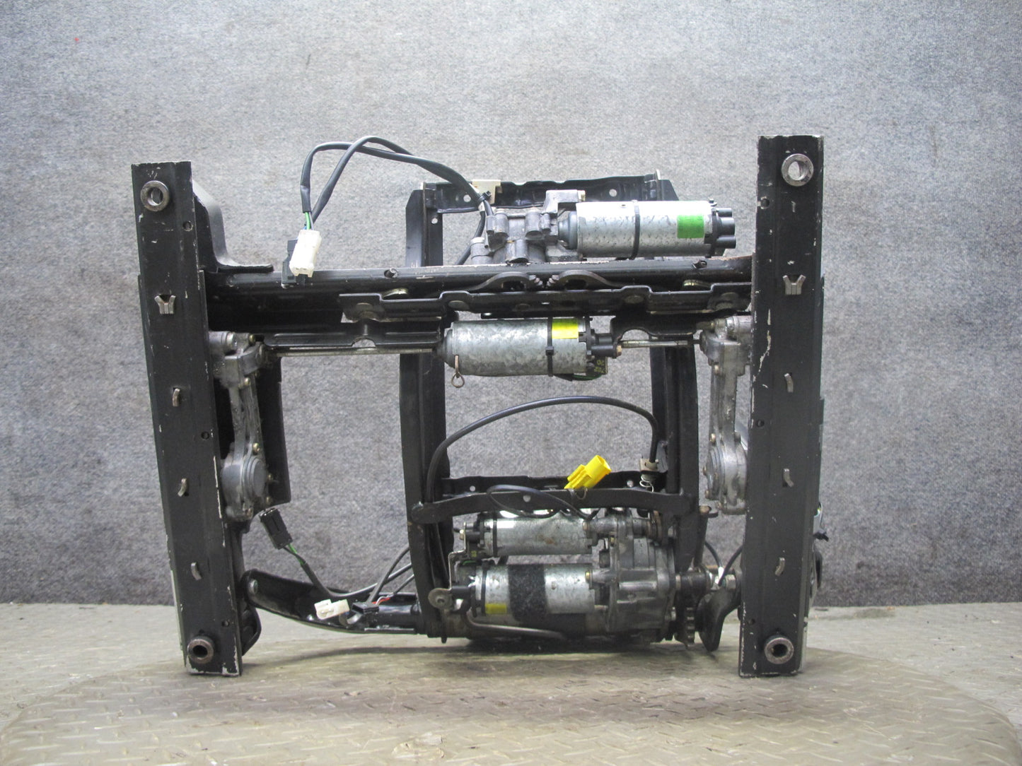 96-99 BMW E36 328i Convertible Front Right Seat Lower Frame Track Rail Motor OEM
