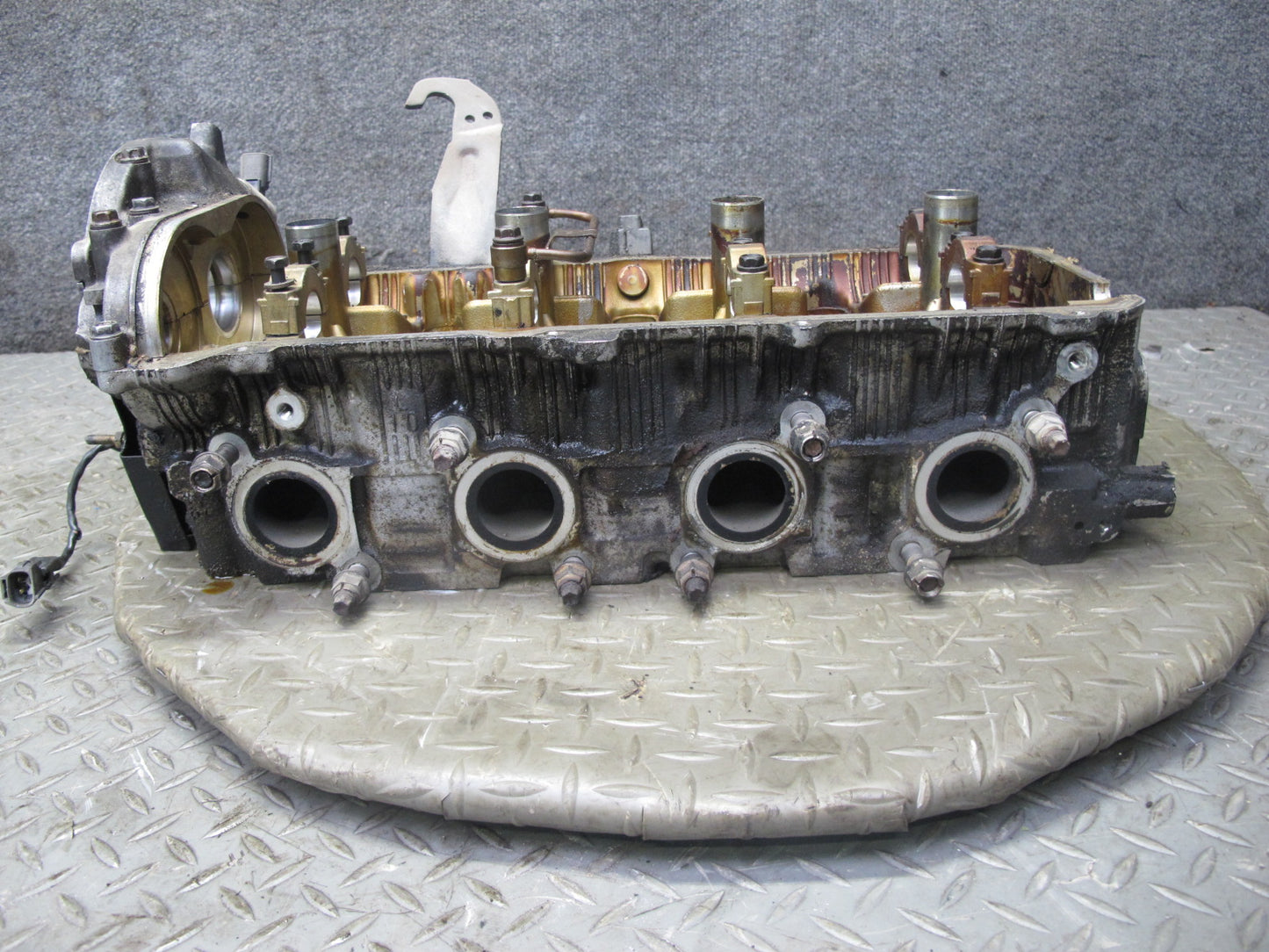 98-00 Lexus LS400 SC400 1UZFE 4.0L Left Engine Cylinder Head OEM
