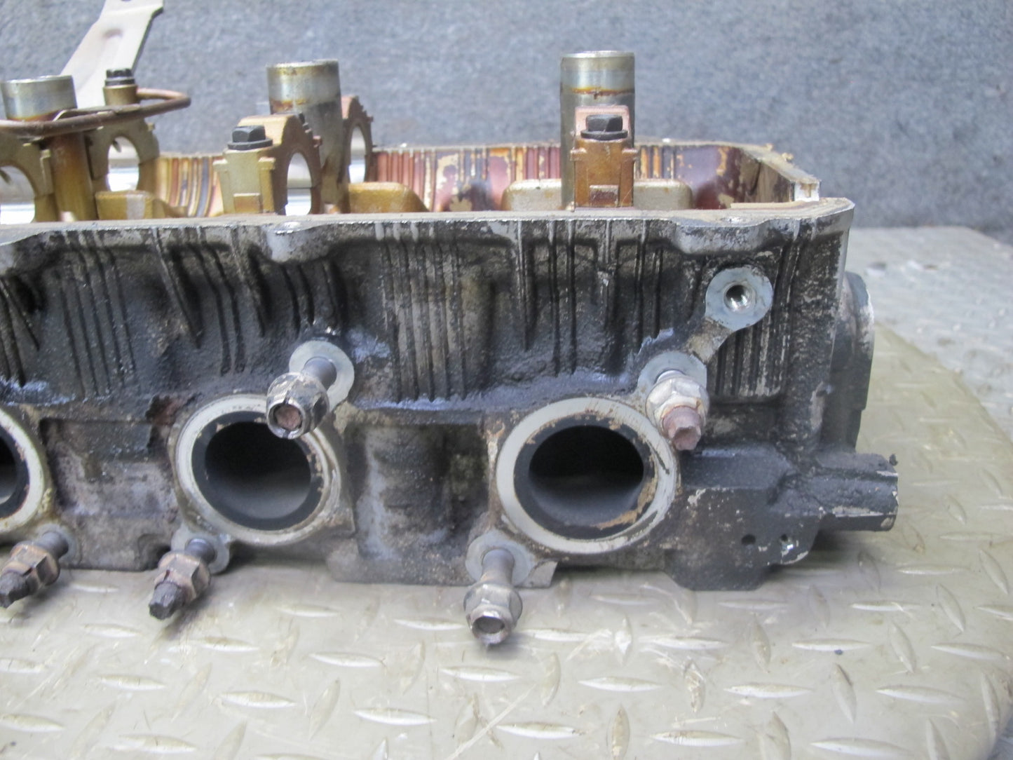 98-00 Lexus LS400 SC400 1UZFE 4.0L Left Engine Cylinder Head OEM