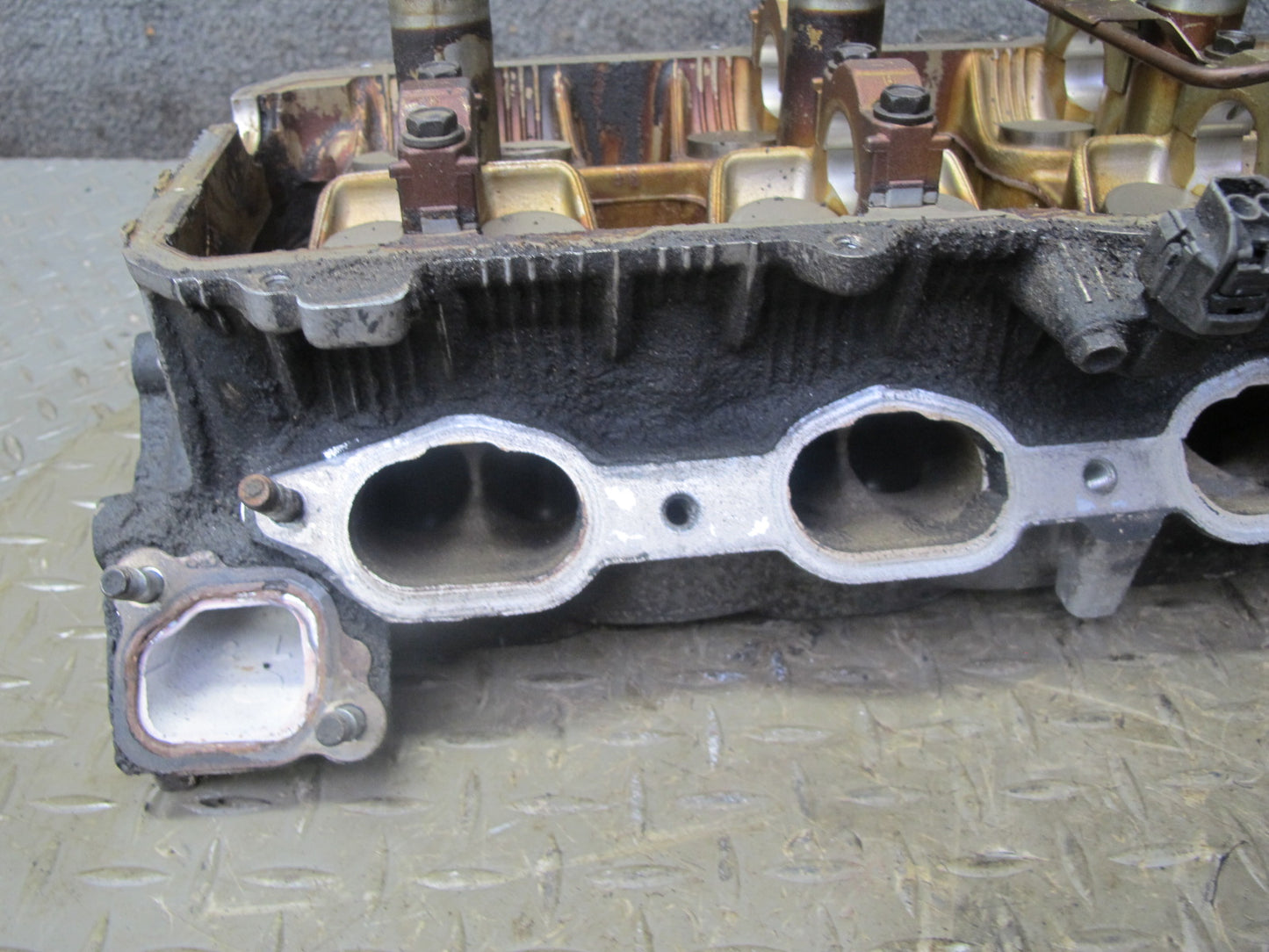 98-00 Lexus LS400 SC400 1UZFE 4.0L Left Engine Cylinder Head OEM