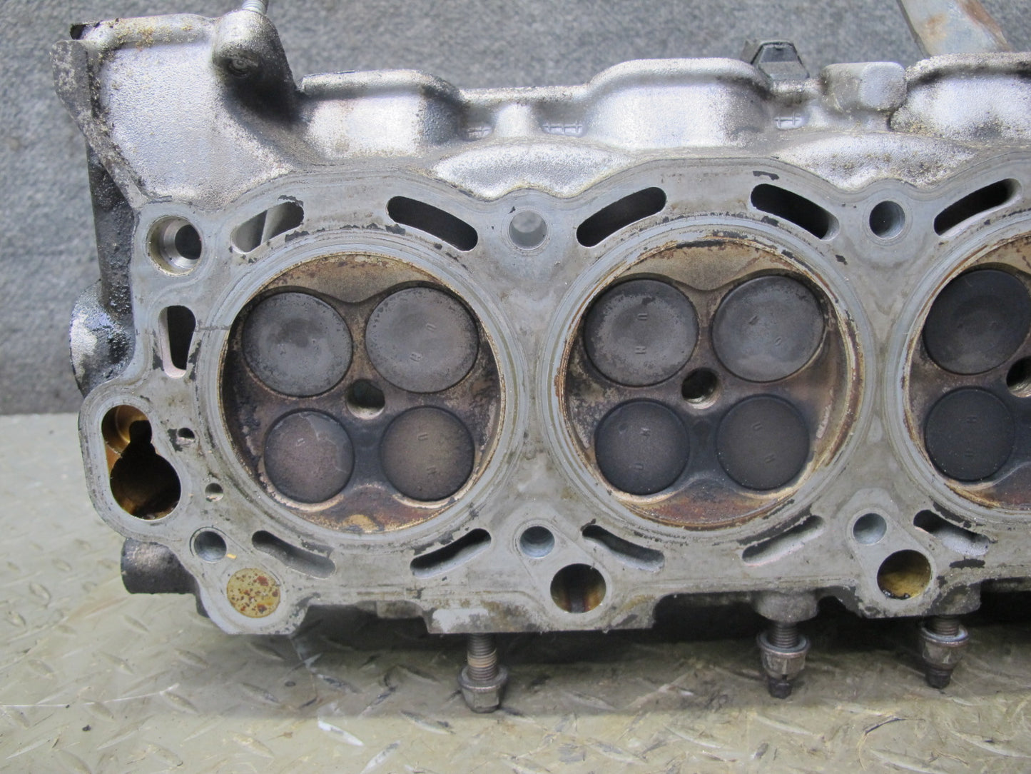 98-00 Lexus LS400 SC400 1UZFE 4.0L Left Engine Cylinder Head OEM