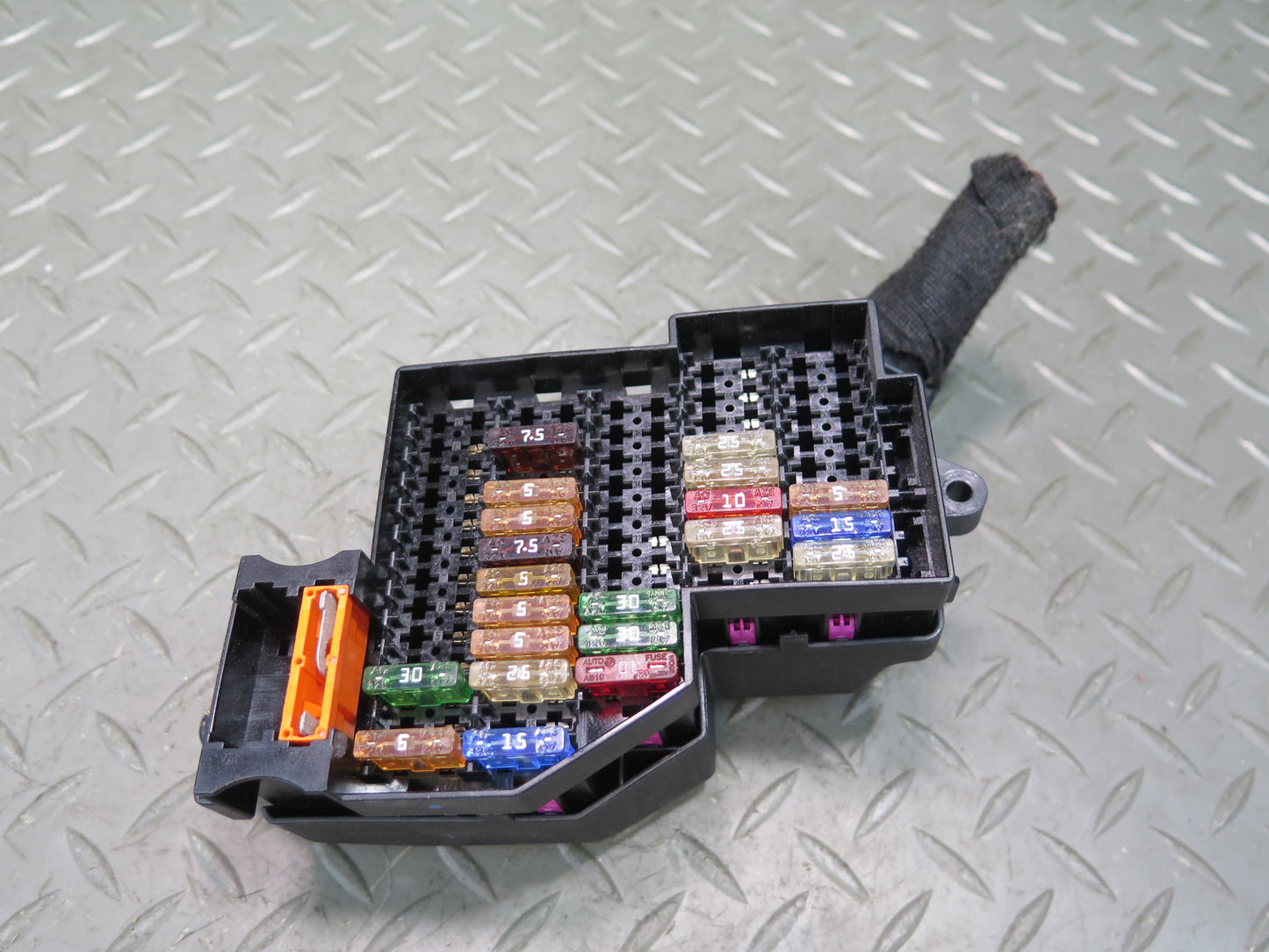 2010-2016 Porsche Panamera 970 Cabin Fuse Relay Box Module
