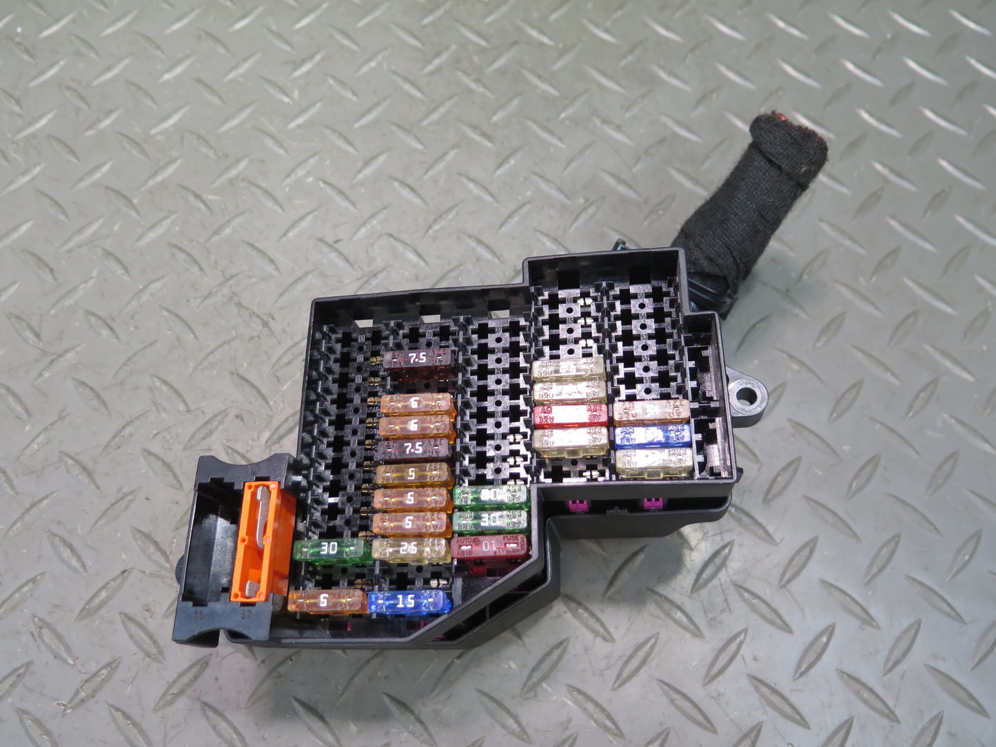 2010-2016 Porsche Panamera 970 Cabin Fuse Relay Box Module