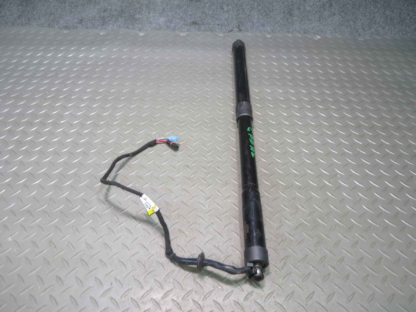 2010-2016 Porsche Panamera 970 Rear Trunk Lid Lift Shock Strut Support Set of 2