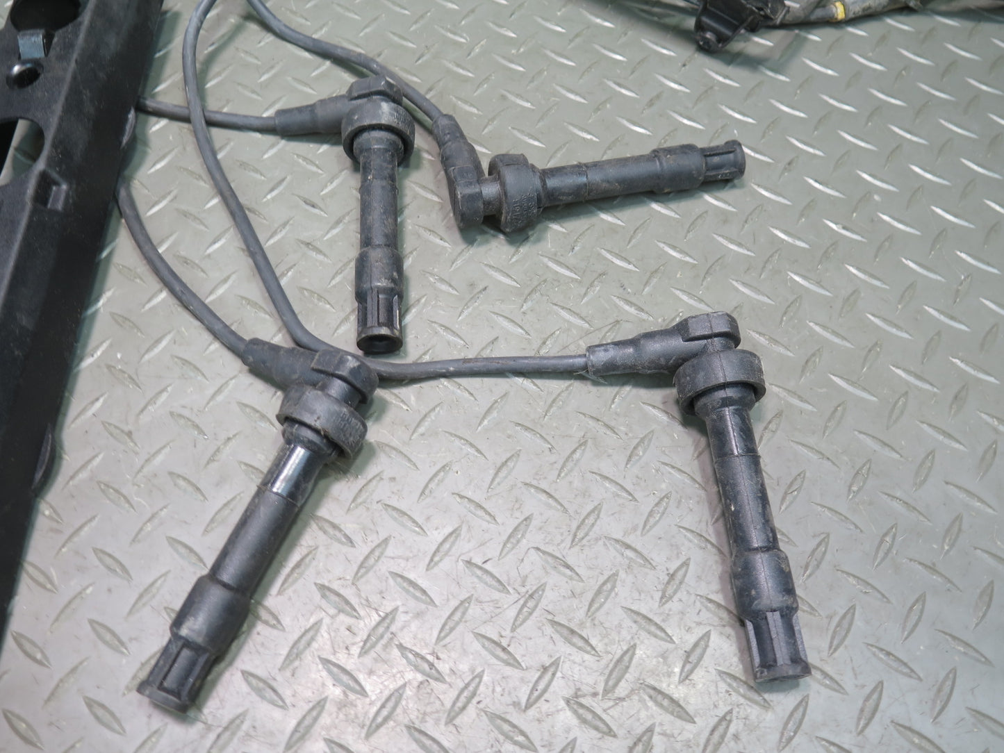 96-99 BMW E36 318ti 1.9L M44 Ignition Coil Spark Plug Pack OEM