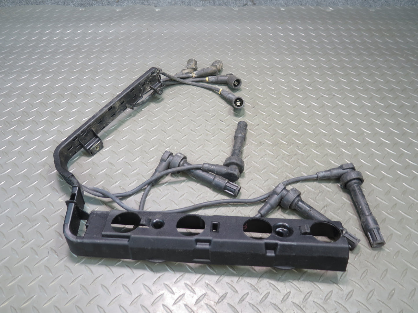 96-99 BMW E36 318ti 1.9L M44 Ignition Coil Spark Plug Pack OEM