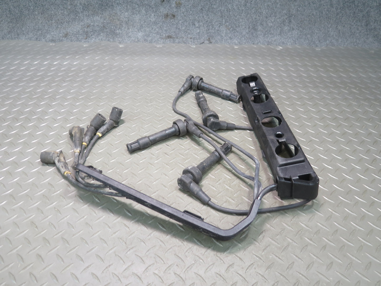 96-99 BMW E36 318ti 1.9L M44 Ignition Coil Spark Plug Pack OEM