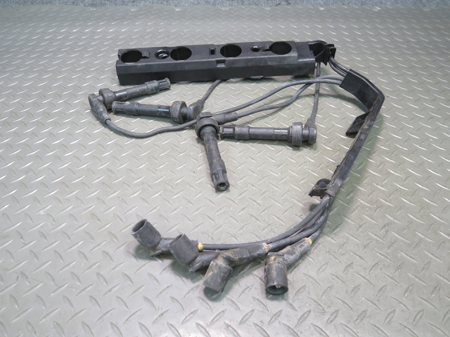 96-99 BMW E36 318ti 1.9L M44 Ignition Coil Spark Plug Pack OEM