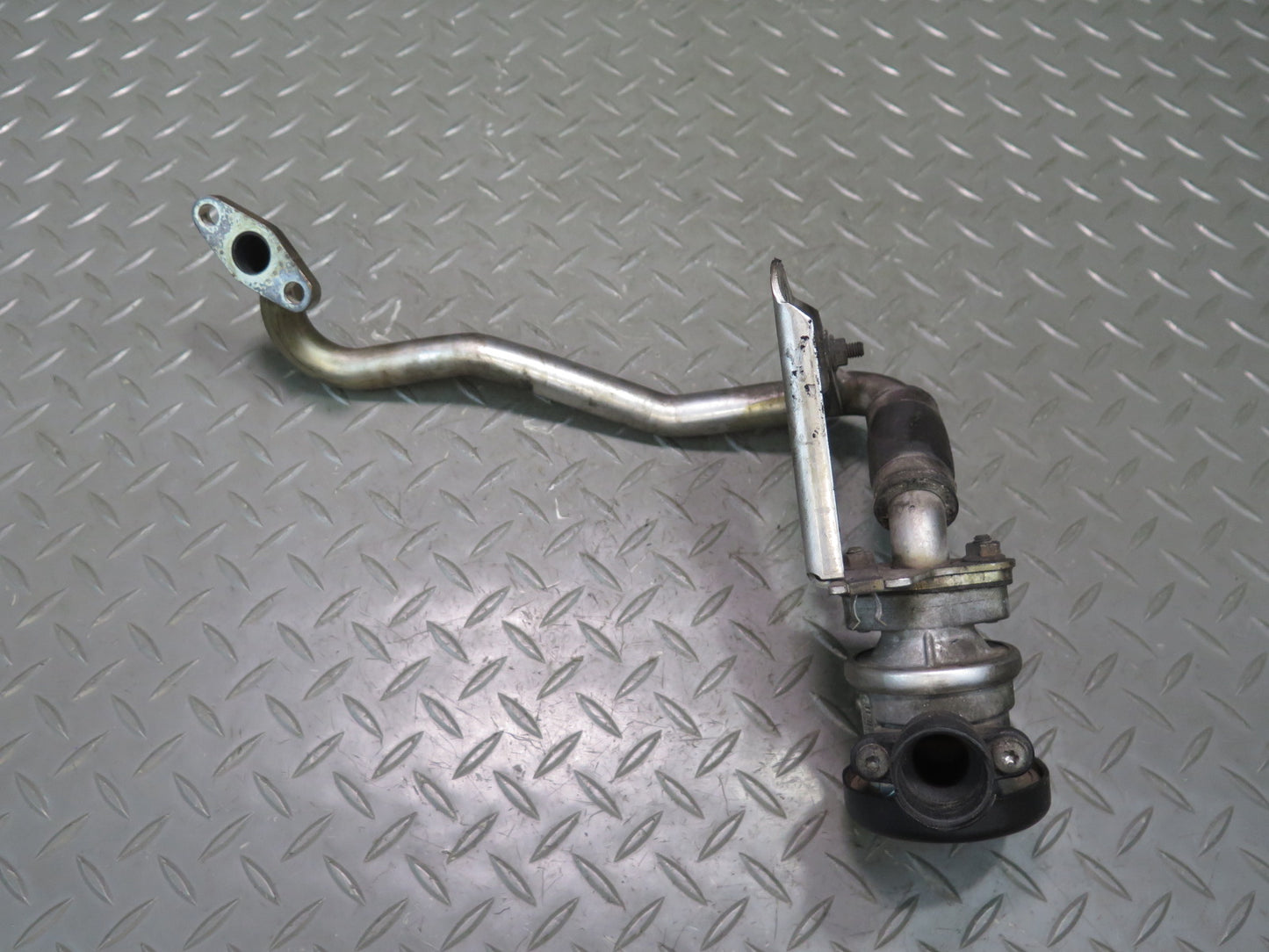 96-99 BMW E36 318ti 1.9L M44 Air Injection EGR Air Valve w Tube OEM