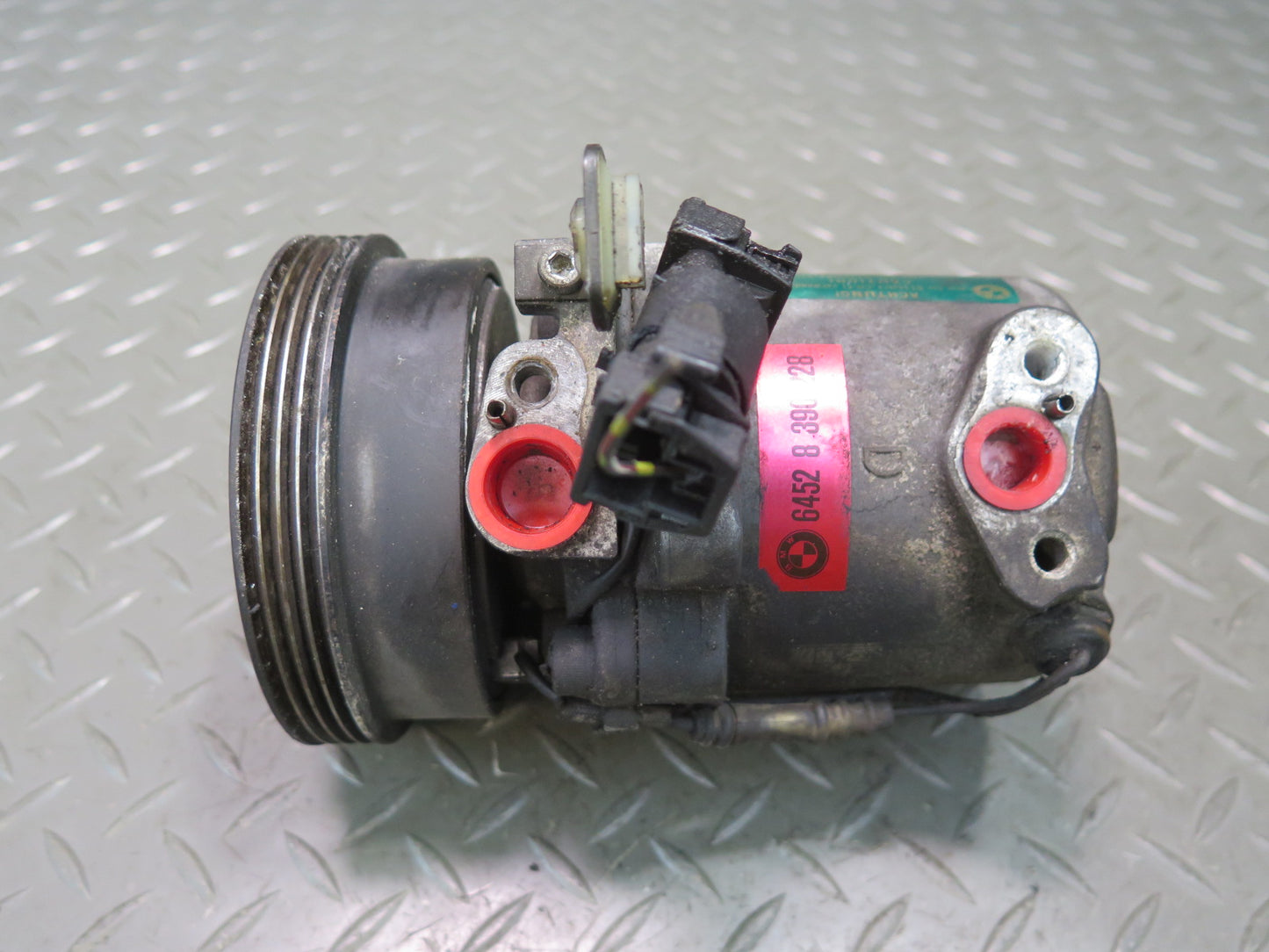 96-99 BMW E36 318ti 1.9L M44 A/C Air Condition Compressor 8390228 OEM