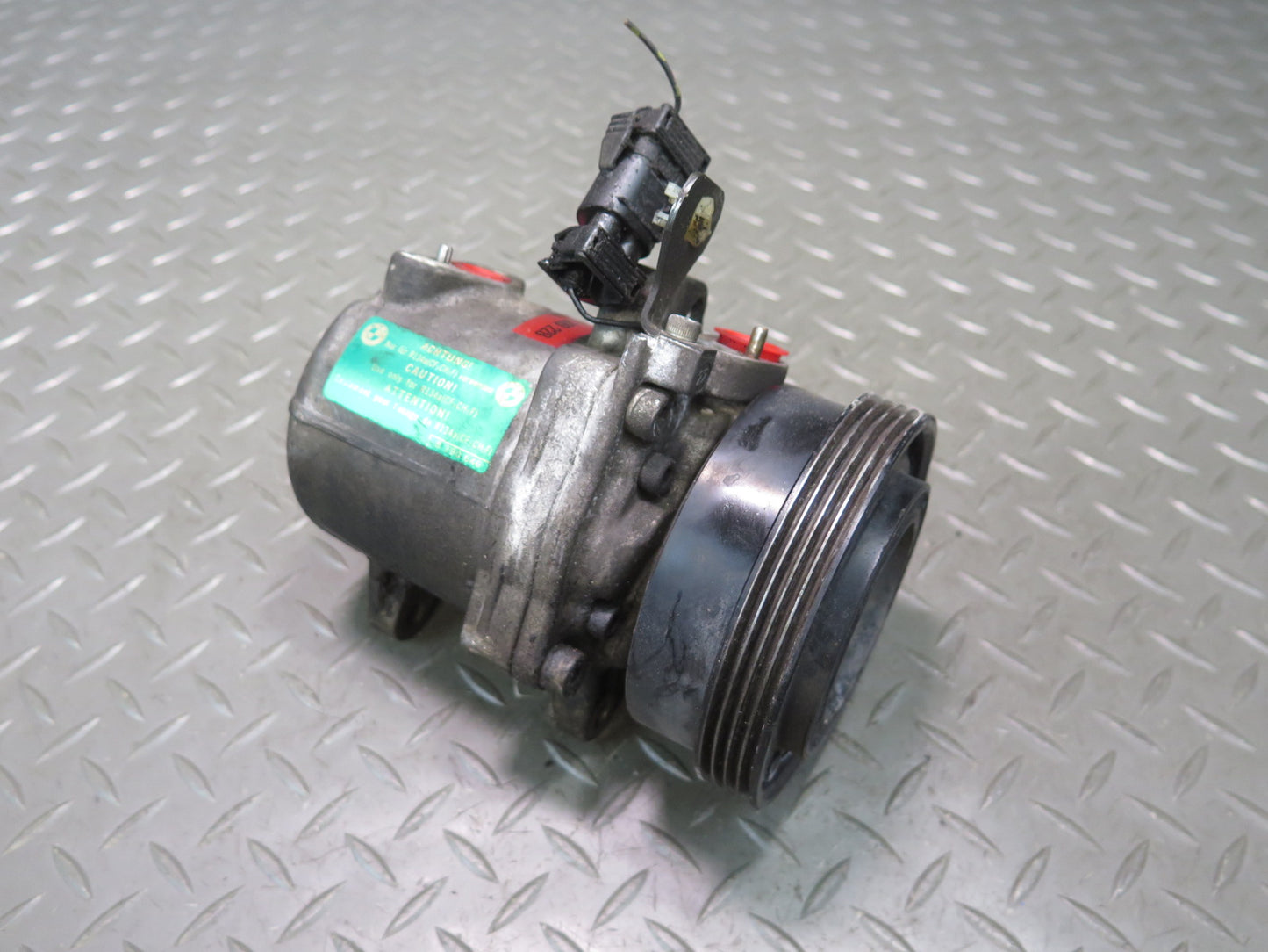 96-99 BMW E36 318ti 1.9L M44 A/C Air Condition Compressor 8390228 OEM