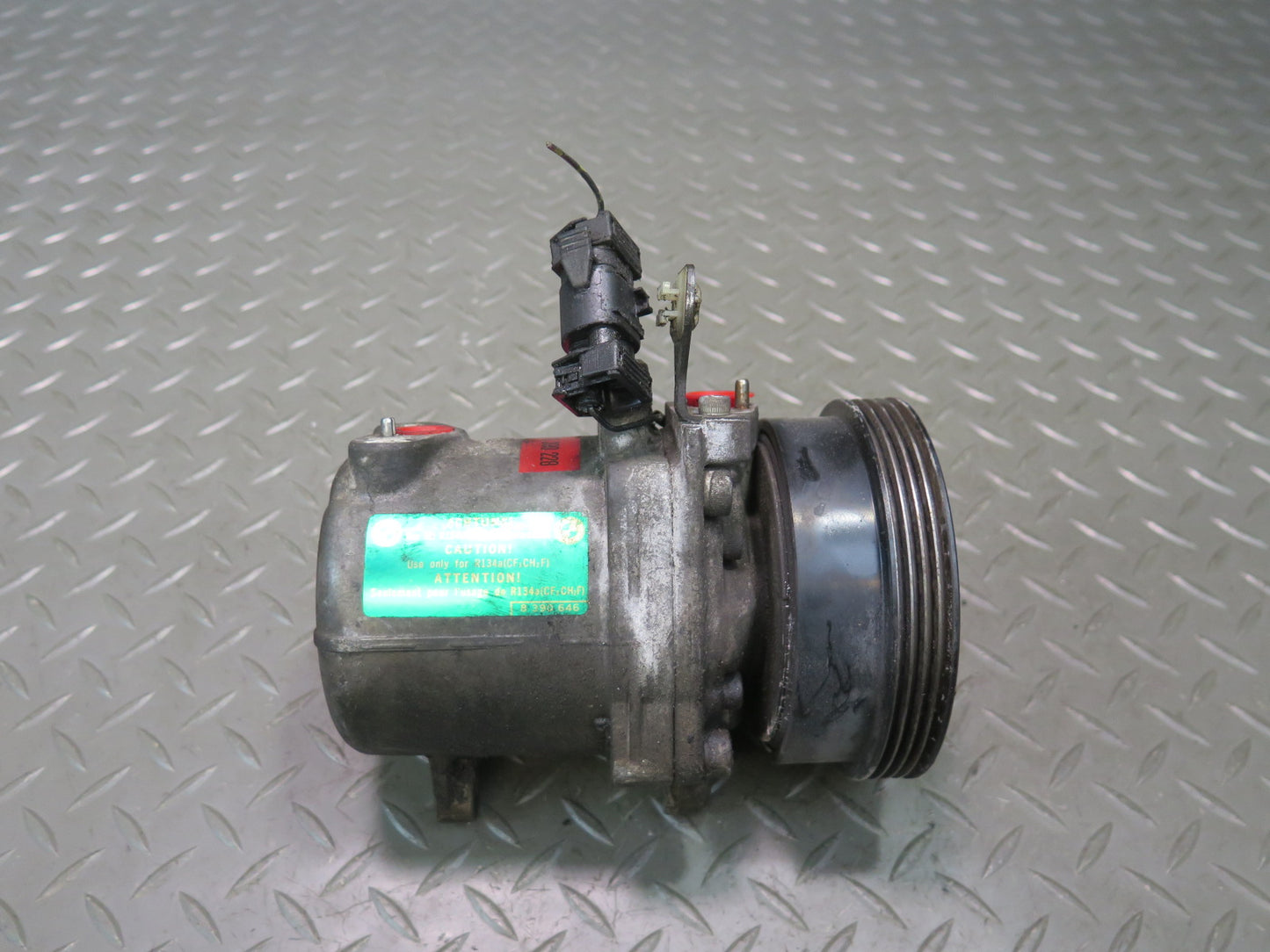 96-99 BMW E36 318ti 1.9L M44 A/C Air Condition Compressor 8390228 OEM