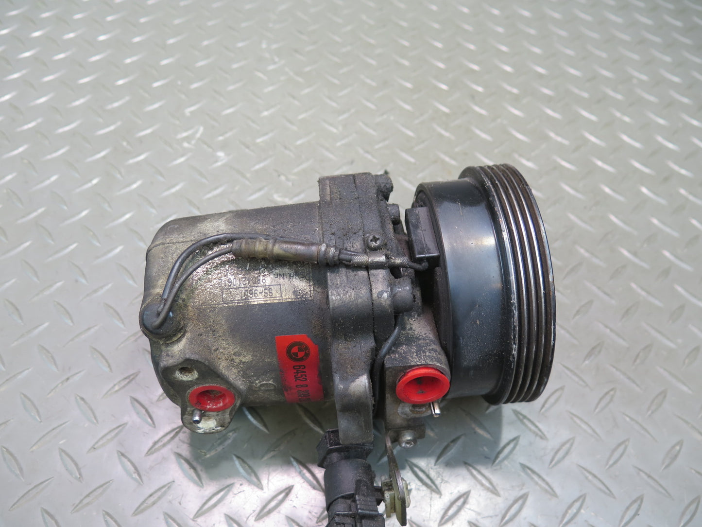 96-99 BMW E36 318ti 1.9L M44 A/C Air Condition Compressor 8390228 OEM