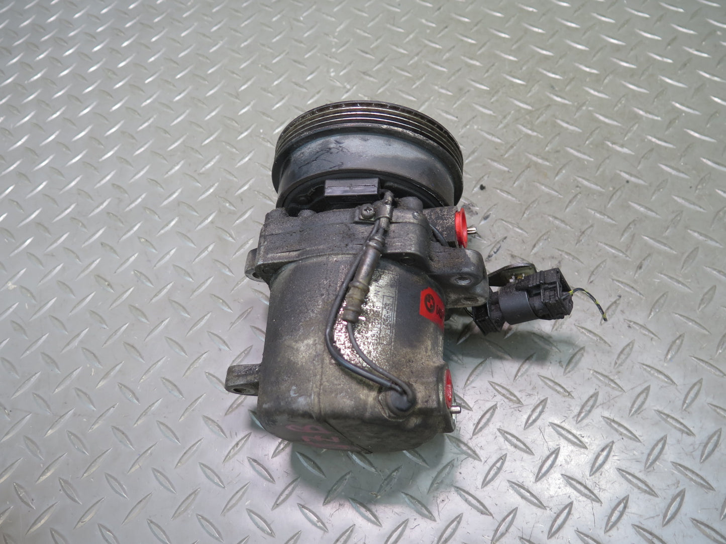 96-99 BMW E36 318ti 1.9L M44 A/C Air Condition Compressor 8390228 OEM