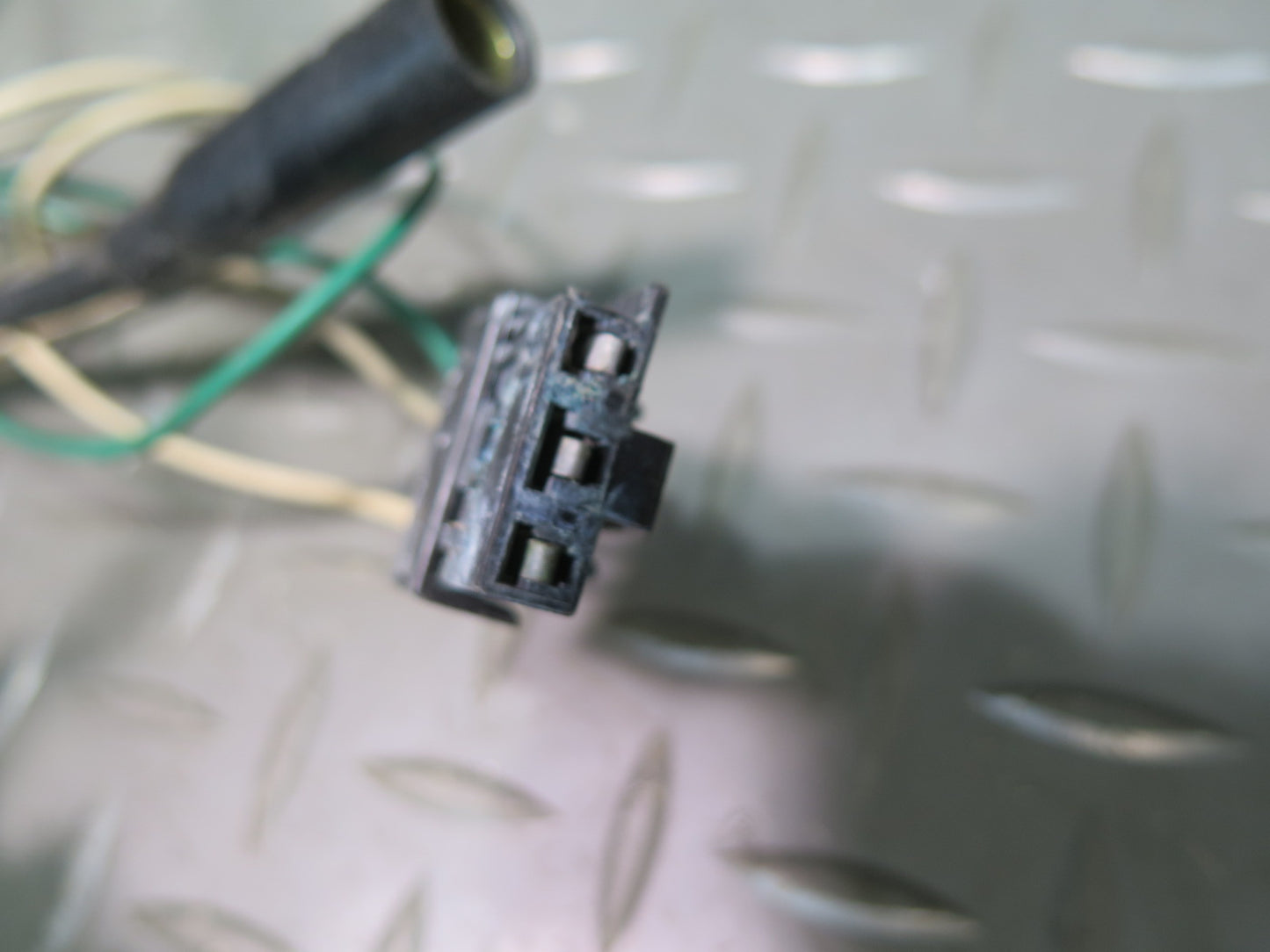 90-92 Chevrolet Corvette C4 Radio Power Antenna Assembly OEM