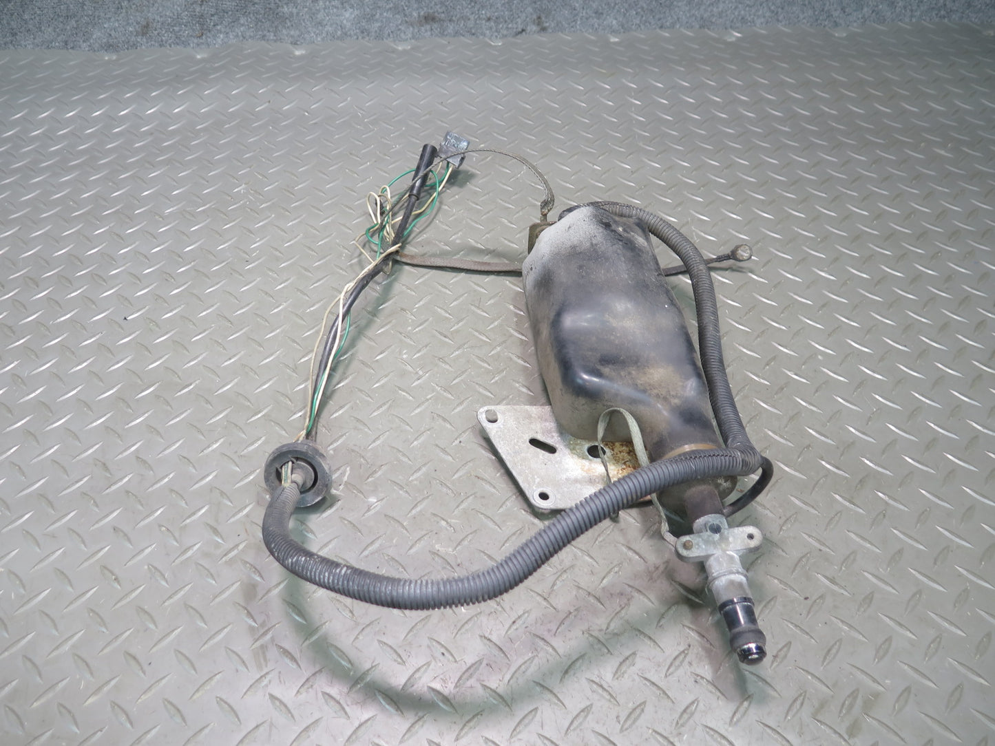 90-92 Chevrolet Corvette C4 Radio Power Antenna Assembly OEM