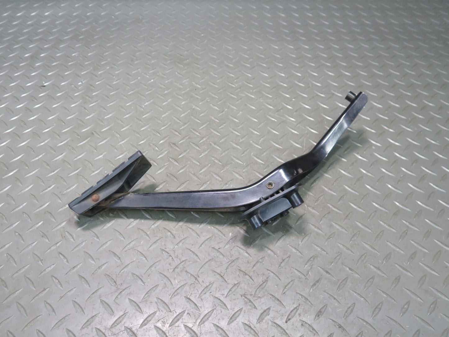 90-96 Chevrolet Corvette C4 Gas Acceleration Pedal & Brake Pedal Pad Set OEM