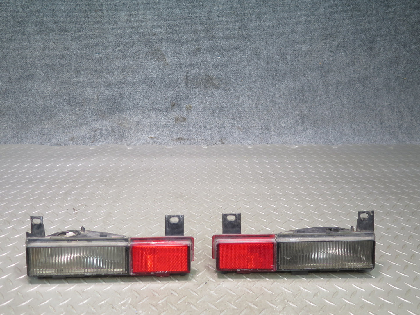 91-96 Chevrolet Corvette C4 Rear Left & Right Side Marker Light Lamp Set OEM